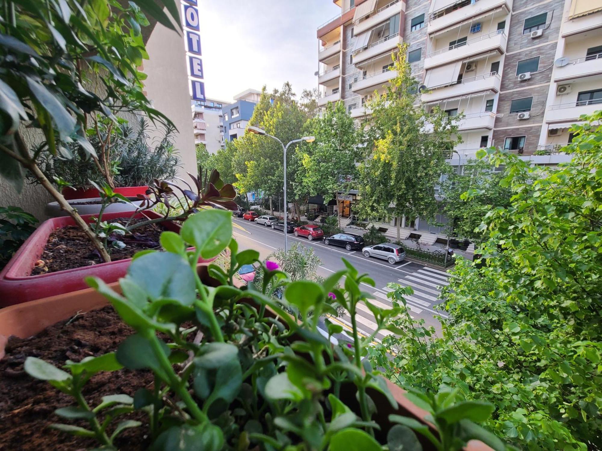 Hotel Martini Vlore Exterior photo